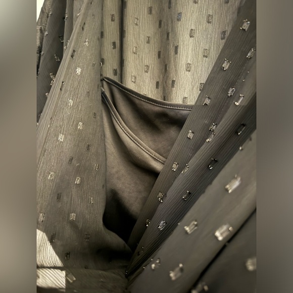 Express wrap mesh dress - Picture 3 of 7